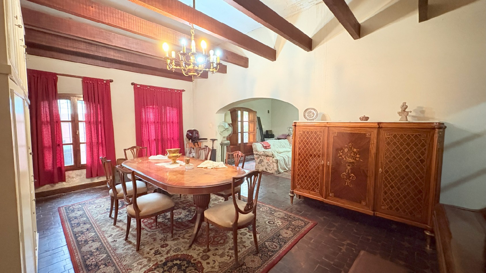 Casa en Gran Terreno con Pileta y Ampliacion a Terminar