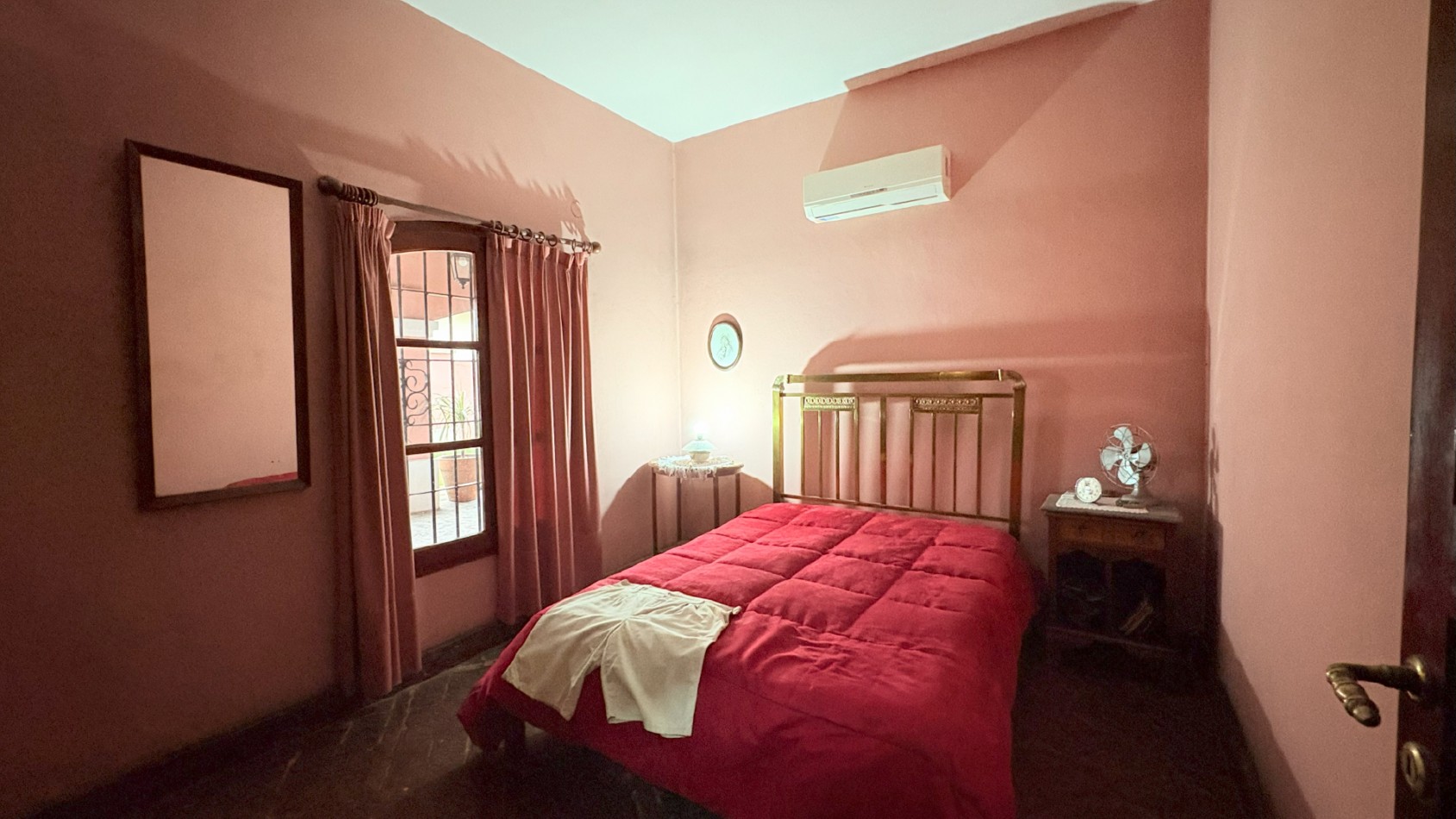 Casa en Gran Terreno con Pileta y Ampliacion a Terminar
