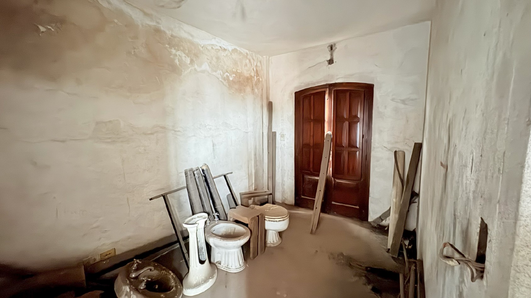 Casa en Gran Terreno con Pileta y Ampliacion a Terminar