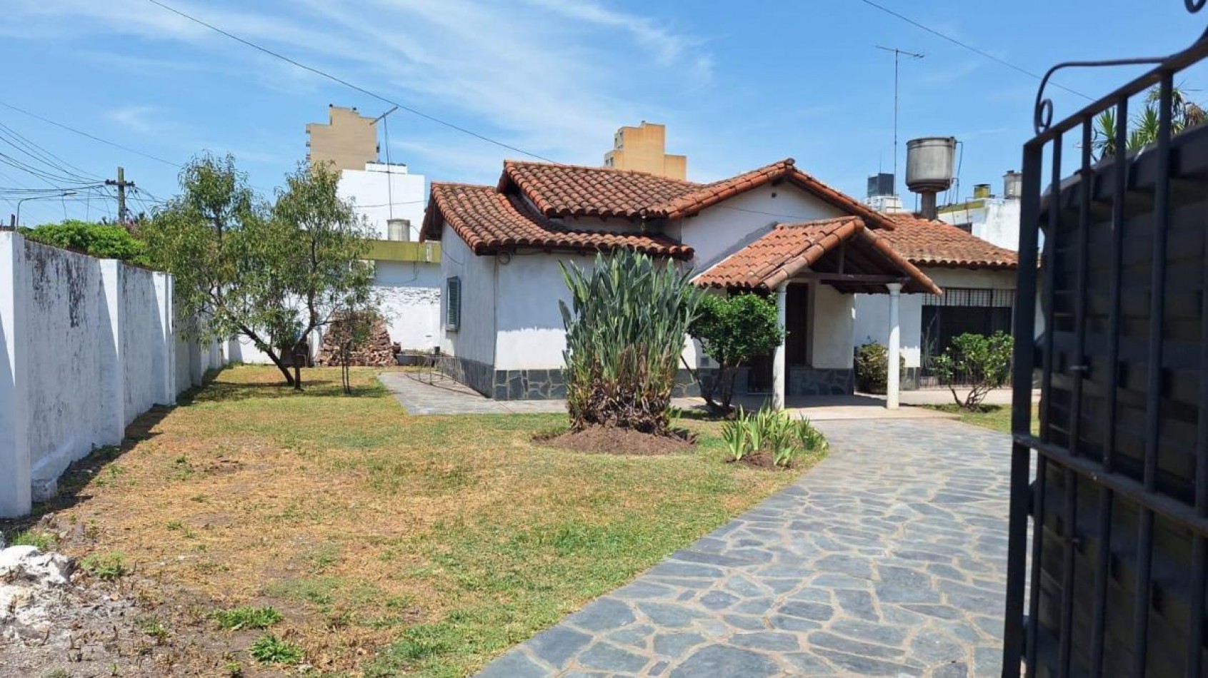 Casa 4 Ambientes Excelente Ubicacion Comercial