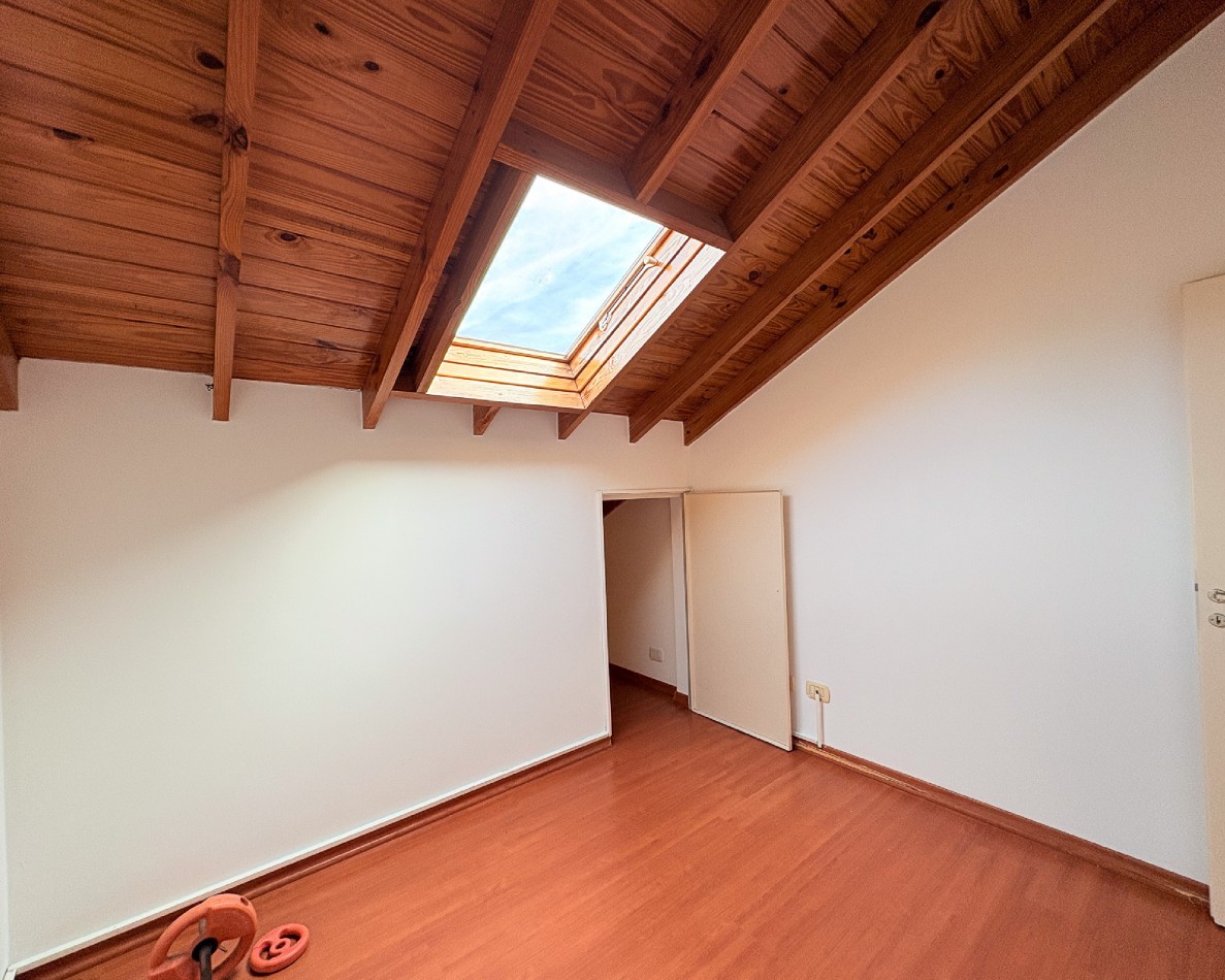 Hermoso Triplex con Cochera en complejo San Miguel Village