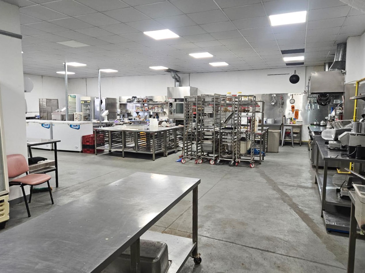 2 Galpones en Excelente Estado con Muy Buena Ubicacion en San Miguel