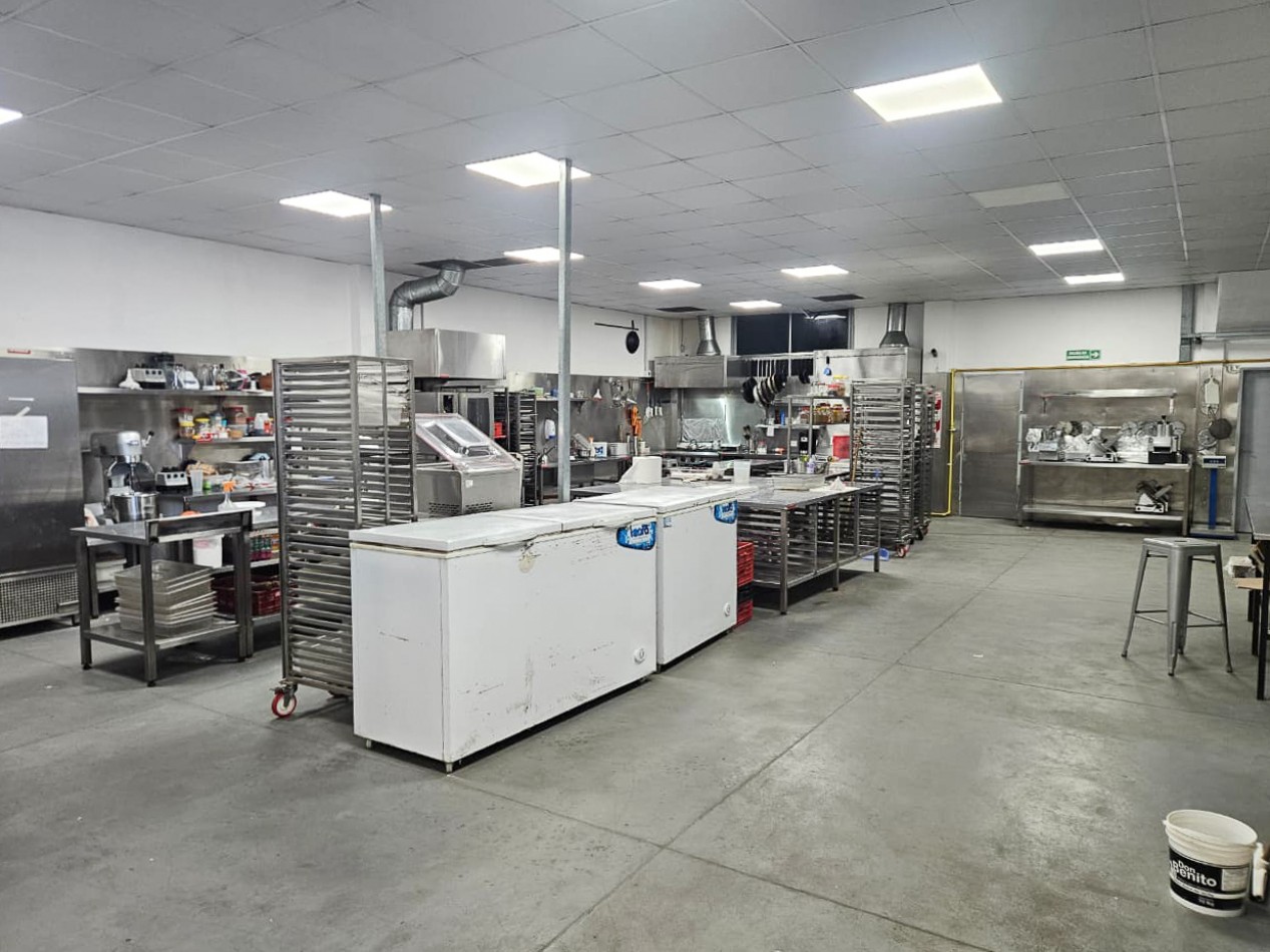 2 Galpones en Excelente Estado con Muy Buena Ubicacion en San Miguel