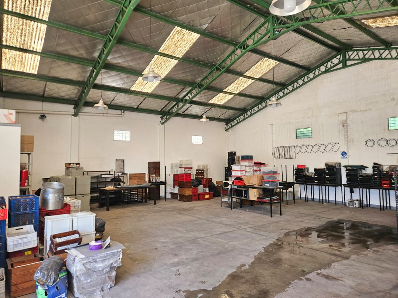 2 Galpones en Excelente Estado con Muy Buena Ubicacion en San Miguel