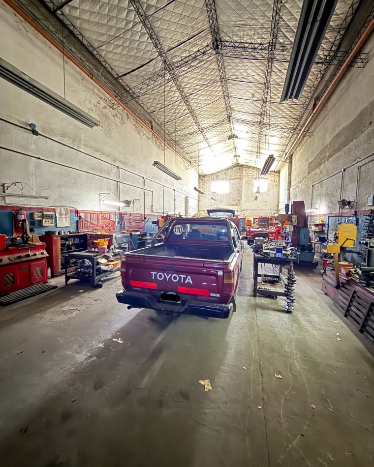 Galpon en San Miguel - Sobre Av Principal - Salida a Dos Calles