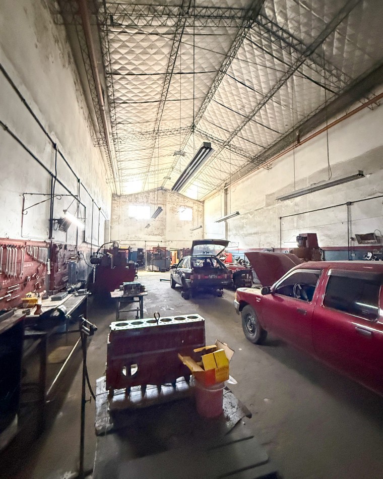 Galpon en San Miguel - Sobre Av Principal - Salida a Dos Calles