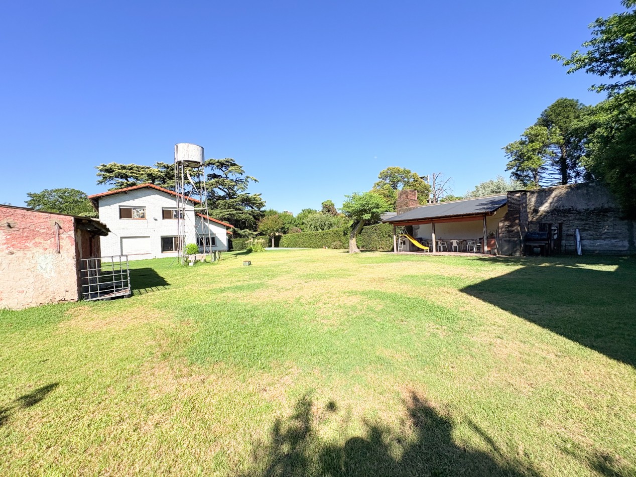 Casa 6 Ambientes con Parque, Pileta y Quincho Sobre Lote de 1.517 m² - Muñiz