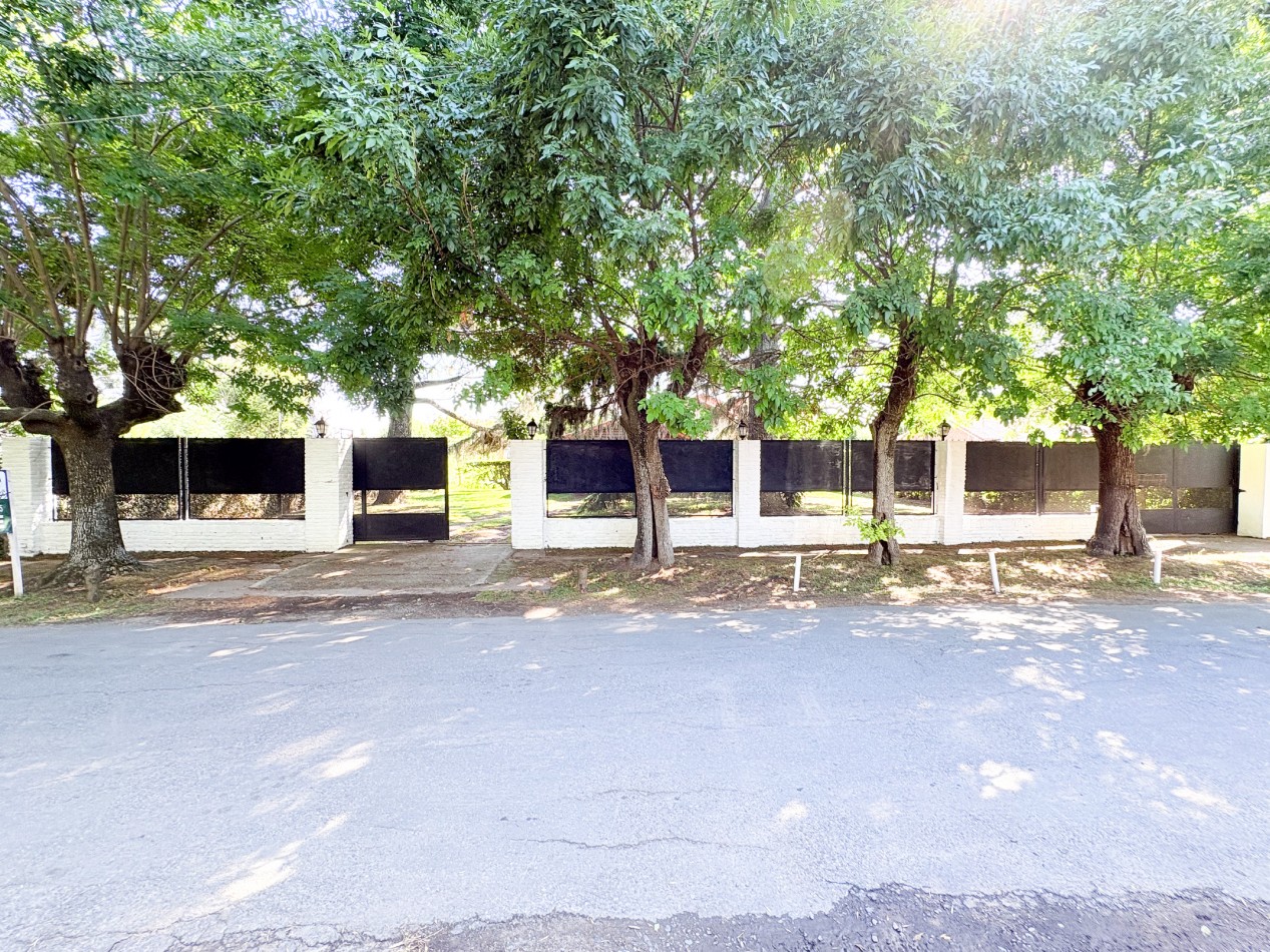 Casa 6 Ambientes con Parque, Pileta y Quincho Sobre Lote de 1.517 m² - Muñiz