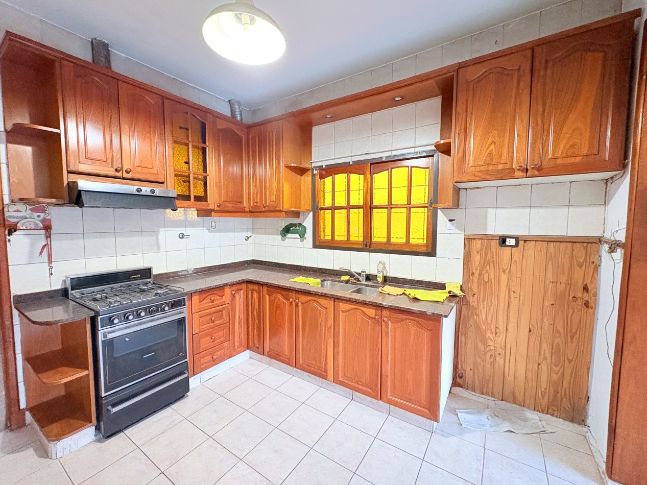 Casa con quincho y pileta en Venta en San Miguel