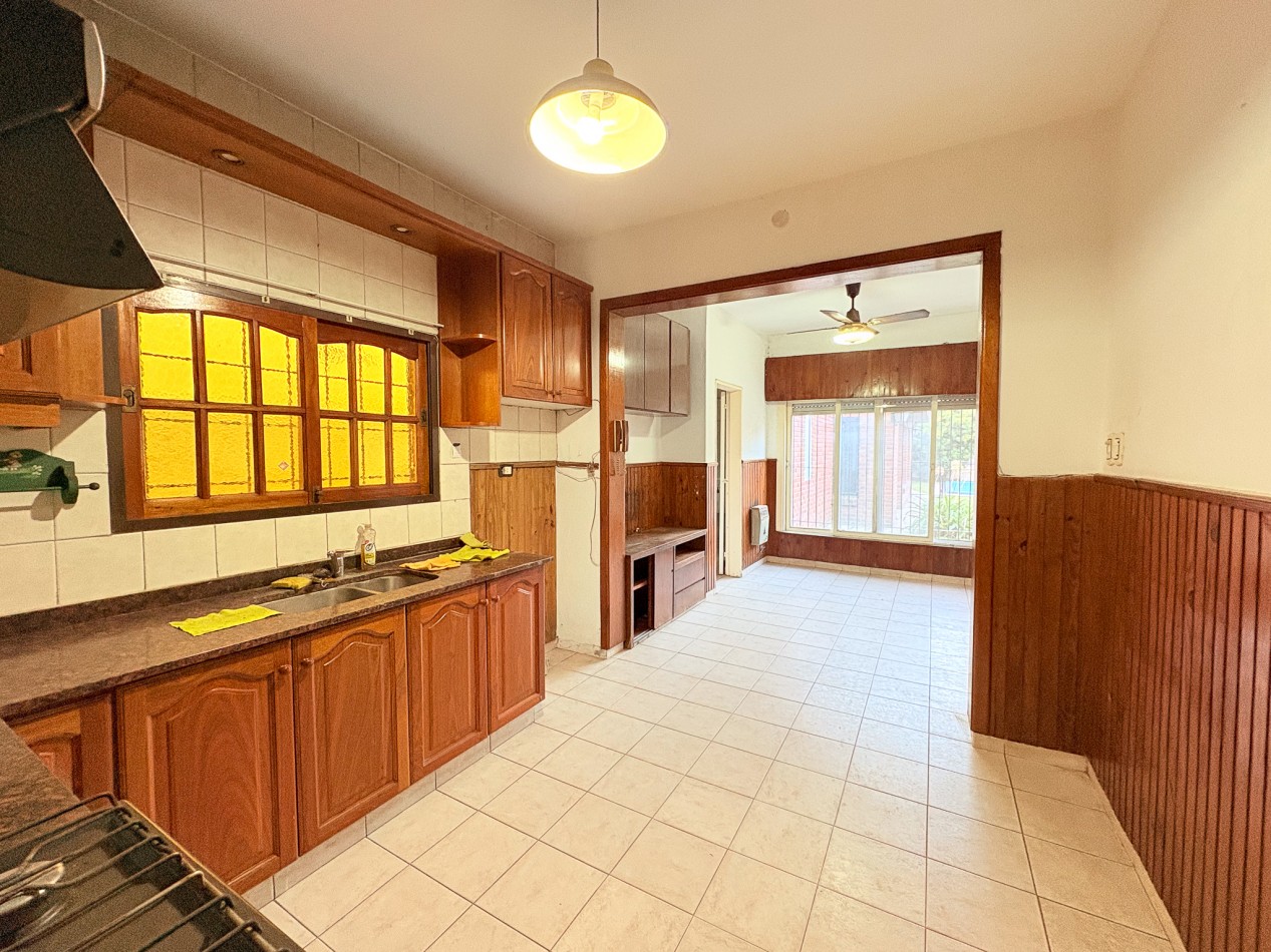 Casa con quincho y pileta en Venta en San Miguel