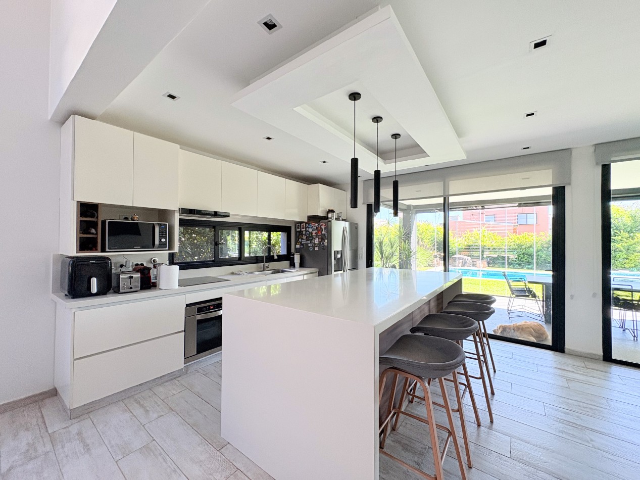 Hermosa Casa en Barrio Cerrado Bella Vista Chico