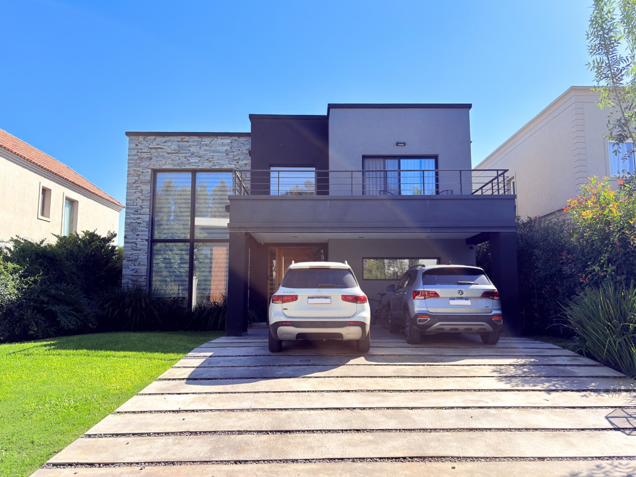 Hermosa Casa en Barrio Cerrado Bella Vista Chico