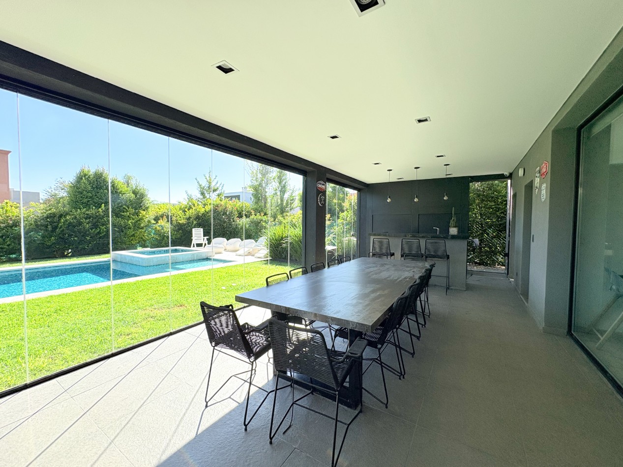 Hermosa Casa en Barrio Cerrado Bella Vista Chico