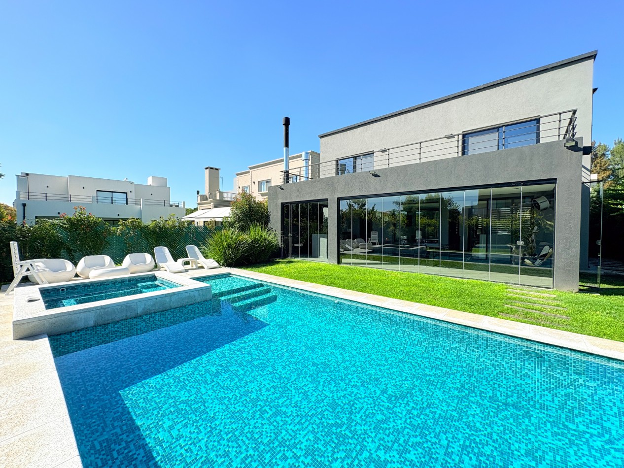 Hermosa Casa en Barrio Cerrado Bella Vista Chico