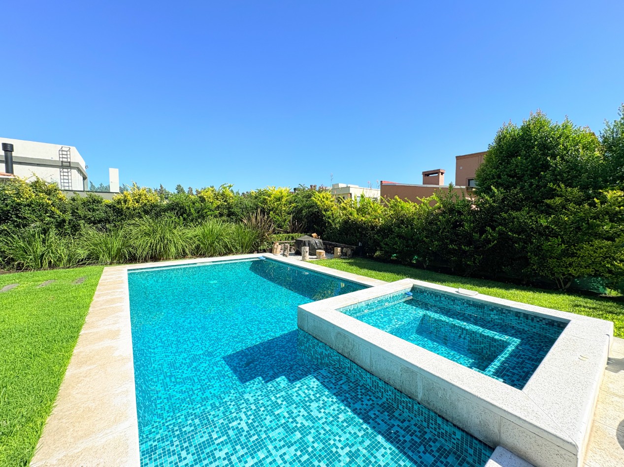 Hermosa Casa en Barrio Cerrado Bella Vista Chico