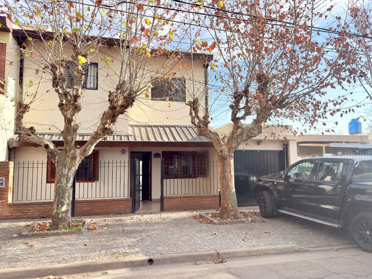 Casa 6 Ambientes en Venta en Bella Vista