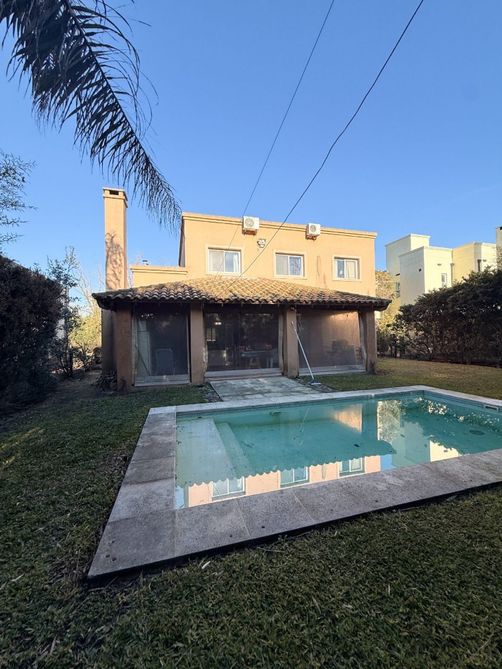 Casa de Categoria en Venta | Barrio Cerrado Gran Roble | San Miguel