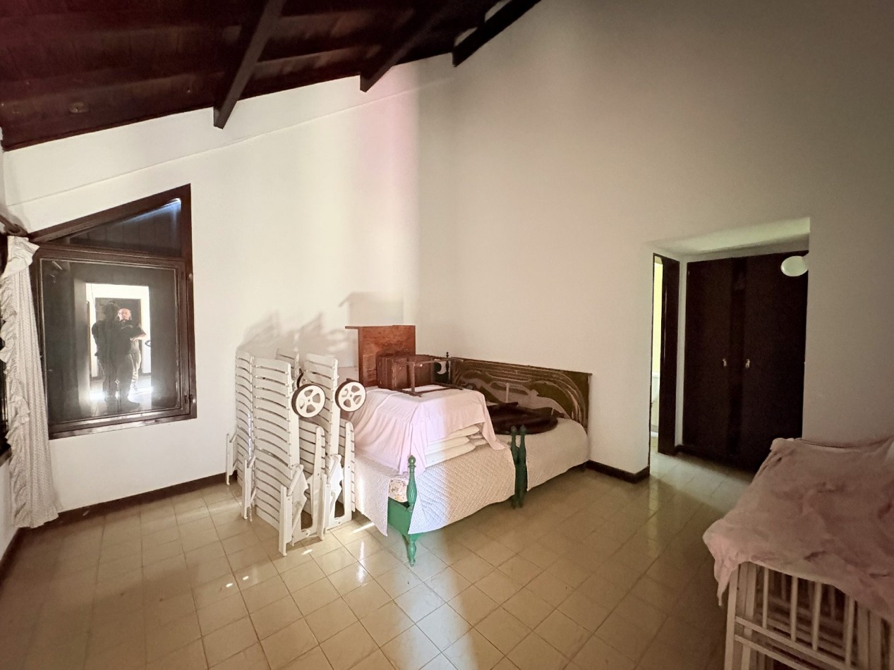 Casa Quinta de Categoria en Barrio Los Nogales - Malvinas Argentinas