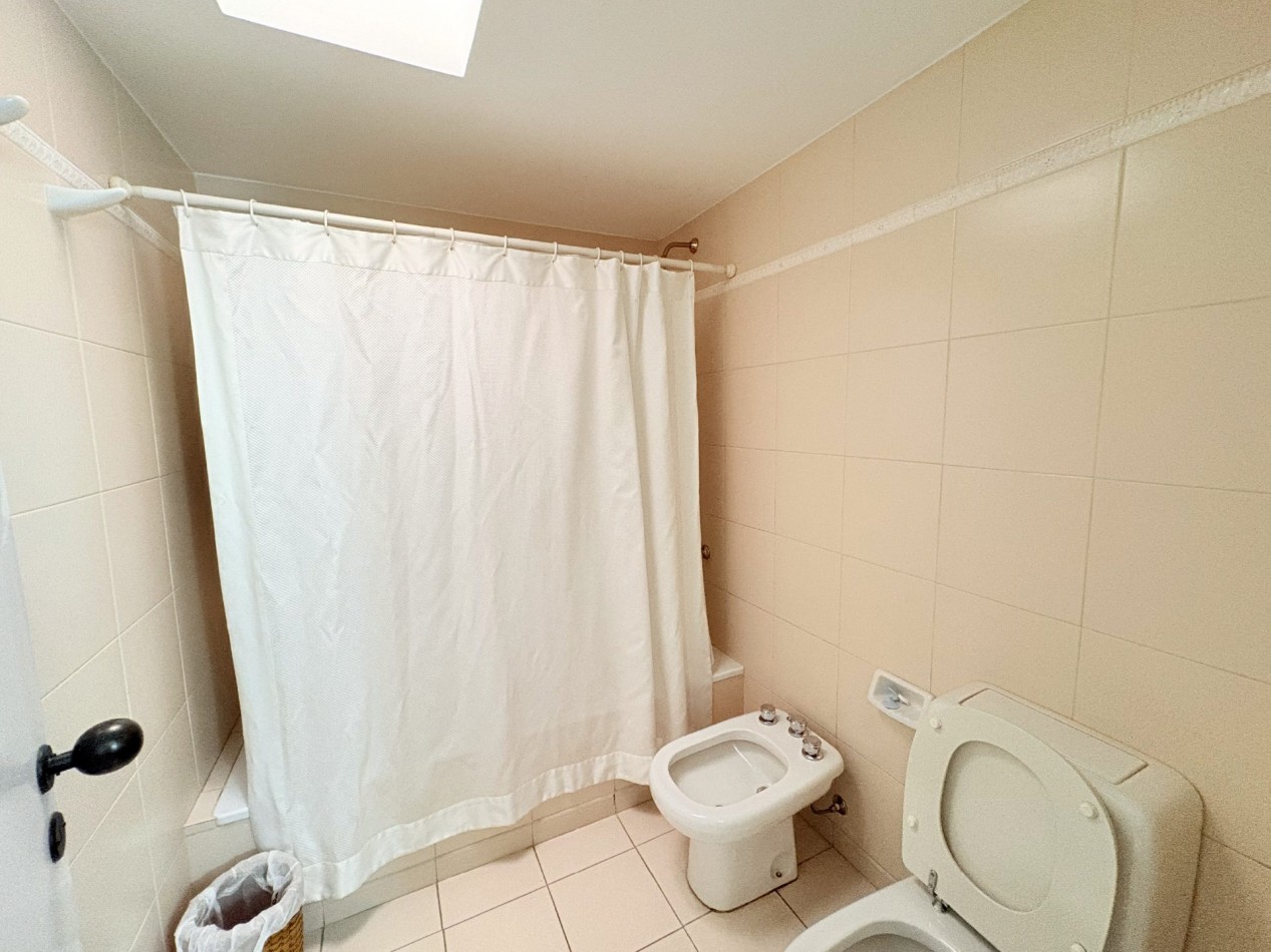 Casa Quinta de Categoria en Barrio Los Nogales - Malvinas Argentinas