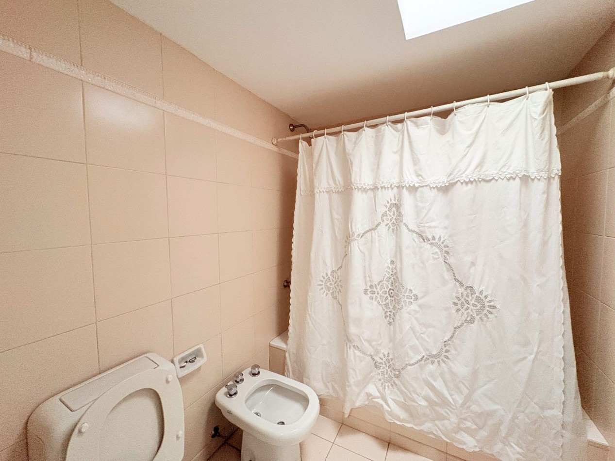 Casa Quinta de Categoria en Barrio Los Nogales - Malvinas Argentinas